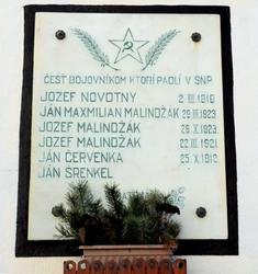 Pamätná tabuľa padlých obyvateľov obce