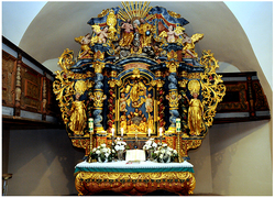 Oltár kostola sv. Michala Archanjela