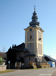 Pôvodne gotický kostol v Slavošovciach